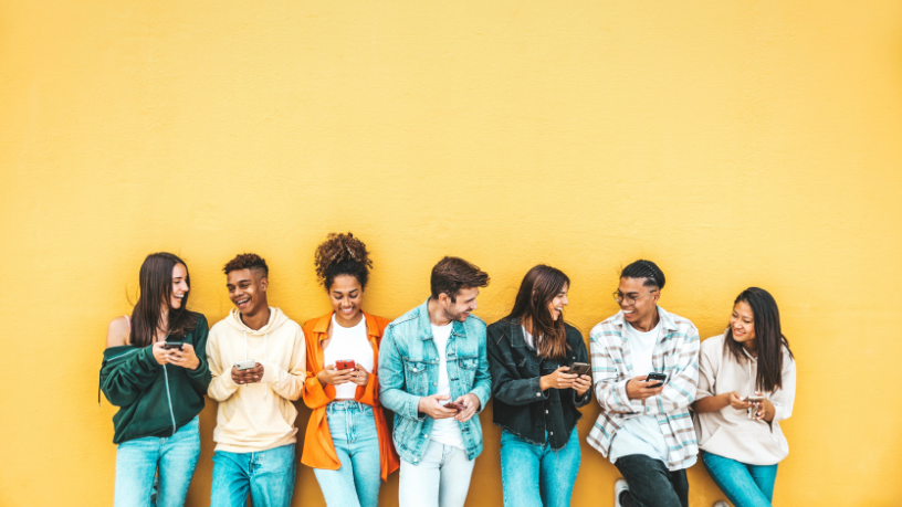 TikTok na indústria do entretenimento: como a plataforma está redefinindo consumo, criação e monetização de conteúdo