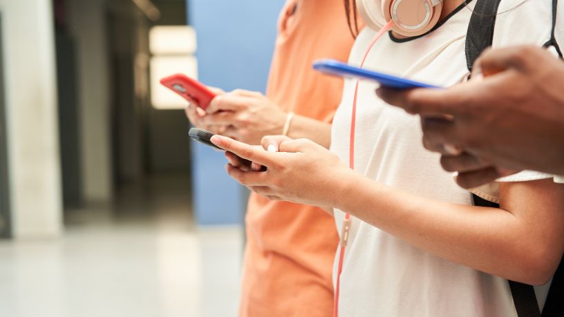 TikTok para estudar: como a plataforma se tornou ferramenta de aprendizado no Brasil