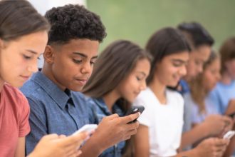 ECA Digital: Como as redes sociais estão se adaptando à proteção de crianças e adolescentes no ambiente online