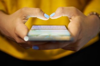 Marketing de influência e engajamento digital: como a interação com seguidores molda a reputação das celebridades na internet
